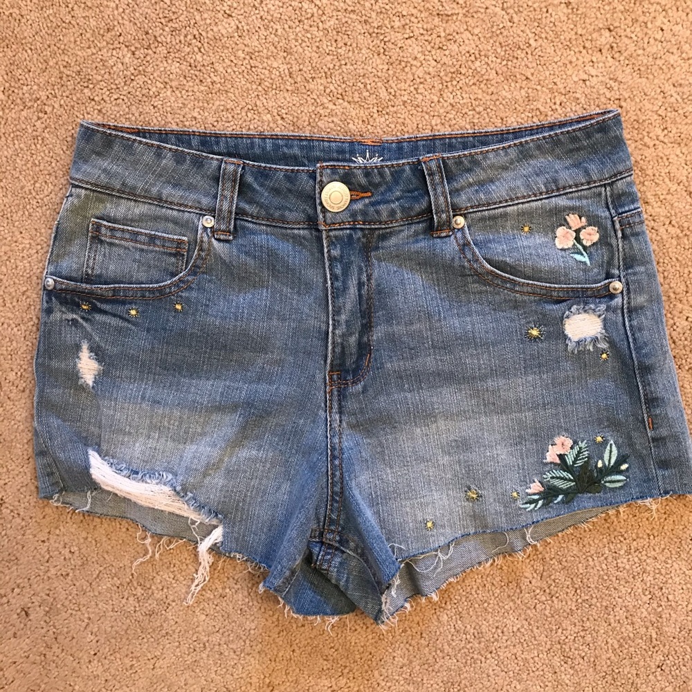 Almost Famous Distressed Denim Shorts Size 7 High Rise Cut Offs Festival Grunge